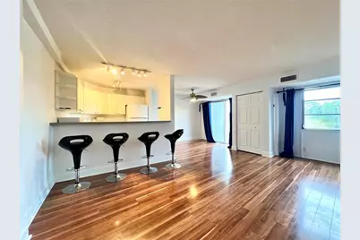 3315 58th Avenue S #318, Saint Petersburg, FL 33712 - Photo 3