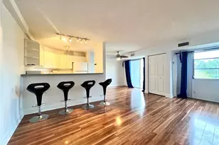 3315 58th Ave S, Saint Petersburg, FL 33712 - Photo 3