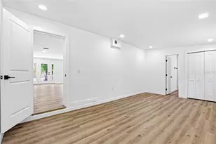 1212 Julian Ln Dr, Tampa, FL 33619 - Photo 35