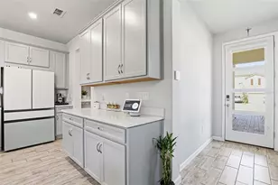 4220 Cloud Hopper Wy, Lutz, FL 33559 - Photo 5