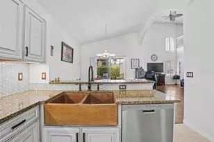 8222 Haven Harbour Way, Bradenton, FL 34212 - Photo 9