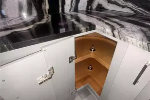 5075 Starfish Dr SE, Saint Petersburg, FL 33705 - Photo 9