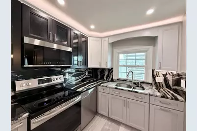 5075 Starfish Drive SE #B, Saint Petersburg, FL 33705 - Photo 9