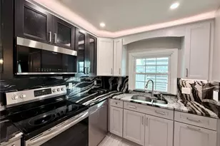 5075 Starfish Dr SE, Saint Petersburg, FL 33705 - Photo 9