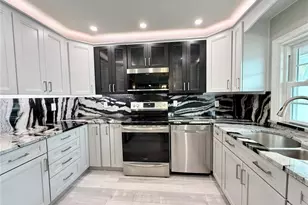 5075 Starfish Dr SE, Saint Petersburg, FL 33705 - Photo 9