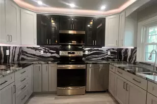 5075 Starfish Dr SE, Saint Petersburg, FL 33705 - Photo 5