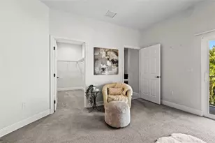 771 Date Palm Ln, Saint Petersburg, FL 33707 - Photo 23