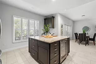 771 Date Palm Ln, Saint Petersburg, FL 33707 - Photo 9