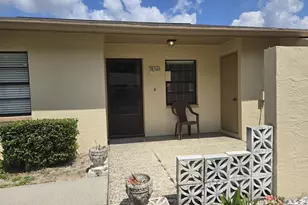 38349 Cottonwood Pl, Zephyrhills, FL 33542 - Photo 3
