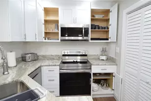 8613 Mallard Reserve Dr, Tampa, FL 33614 - Photo 11