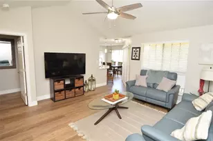 8613 Mallard Reserve Dr, Tampa, FL 33614 - Photo 17