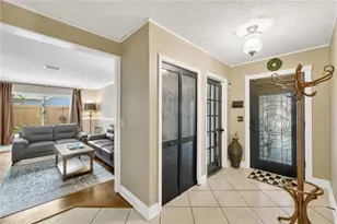 13921 Cherry Dale Ln, Tampa, FL 33618 - Photo 5