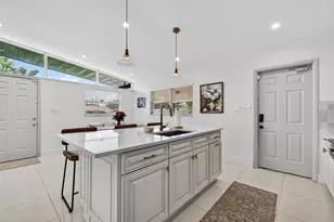 4905 N Mendenhall Dr, Tampa, FL 33603 - Photo 13