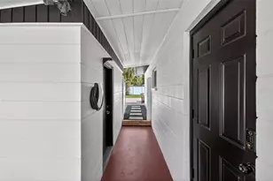 4905 N Mendenhall Dr, Tampa, FL 33603 - Photo 25