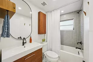 11469 Imperial Grove Dr E, Largo, FL 33774 - Photo 19