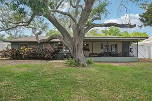 11469 Imperial Grove Dr E, Largo, FL 33774 - Photo 25