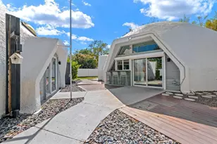 3900 41st St S, Saint Petersburg, FL 33711 - Photo 1