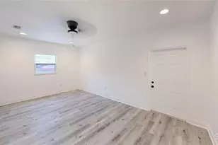 4421 Gandy Cir, Tampa, FL 33616 - Photo 13