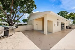 2465 Northside Dr, Clearwater, FL 33761 - Photo 7