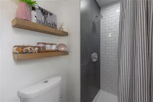 1304 W Bogie Dr, Tampa, FL 33612 - Photo 35