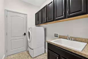 143 Grande Villa Dr, Lutz, FL 33548 - Photo 47