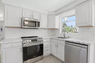 1126 Clairborne St, Holiday, FL 34690 - Photo 11