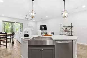 2818 Grand Kemerton Pl, Tampa, FL 33618 - Photo 9