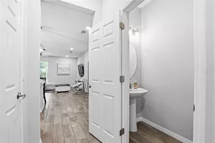 2818 Grand Kemerton Pl, Tampa, FL 33618 - Photo 13