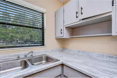 306 E Langford Drive, Plant City, FL 33563 - Photo 9