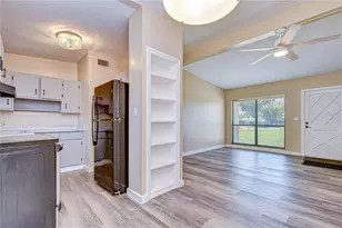 306 E Langford Dr, Plant City, FL 33563 - Photo 7