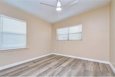 306 E Langford Drive, Plant City, FL 33563 - Photo 11