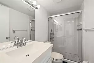 2232 Bahia Vista St, Sarasota, FL 34239 - Photo 31