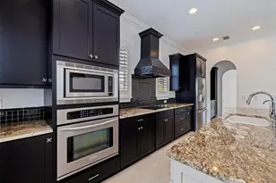 2602 W De Leon St, Tampa, FL 33609 - Photo 9
