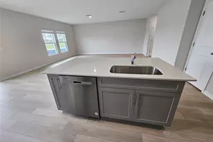 37327 Sagemoor Dr, Zephyrhills, FL 33541 - Photo 7