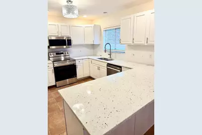 6490 Cape Hatteras Way NE #4, Saint Petersburg, FL 33702 - Photo 7