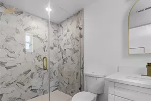 8201 Riverside Dr NE, Saint Petersburg, FL 33702 - Photo 15