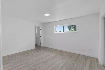 8201 Riverside Drive NE, Saint Petersburg, FL 33702 - Photo 19