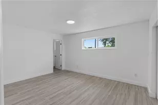 8201 Riverside Dr NE, Saint Petersburg, FL 33702 - Photo 19