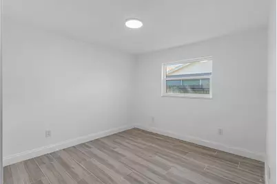 8201 Riverside Drive NE, Saint Petersburg, FL 33702 - Photo 17