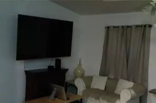 3227 Queensboro Ave S, Saint Petersburg, FL 33712 - Photo 3