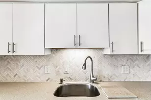 2455 Finlandia Ln, Clearwater, FL 33763 - Photo 13