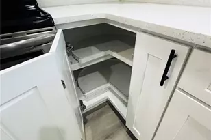 37421 Lupine Dr, Zephyrhills, FL 33541 - Photo 7