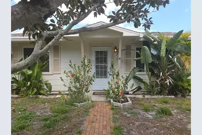 725 43rd Avenue N, Saint Petersburg, FL 33703 - Photo 1