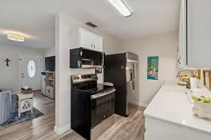 4724 W Wallcraft Ave, Tampa, FL 33611 - Photo 9