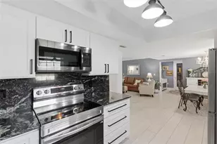 2473 Kingfisher Ln, Clearwater, FL 33762 - Photo 15