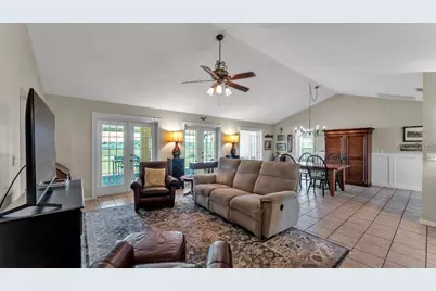 2910 Appling Woods Place, Plant City, FL 33565 - Photo 13