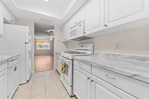 1950 59th Ave N, Saint Petersburg, FL 33714 - Photo 11