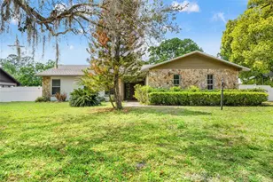 2524 Victarra Cir, Lutz, FL 33559 - Photo 3