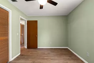 2524 Victarra Cir, Lutz, FL 33559 - Photo 19