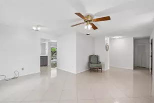 13635 Berkshire Ct, Grand Island, FL 32735 - Photo 3